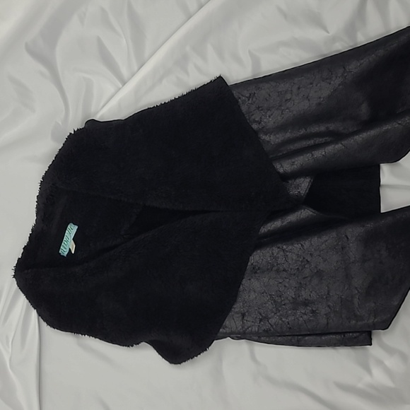 {Aina be} Black vest - Picture 5 of 7